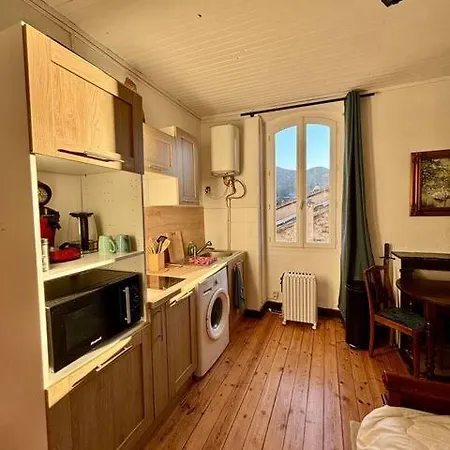 Au Chateau De アパート